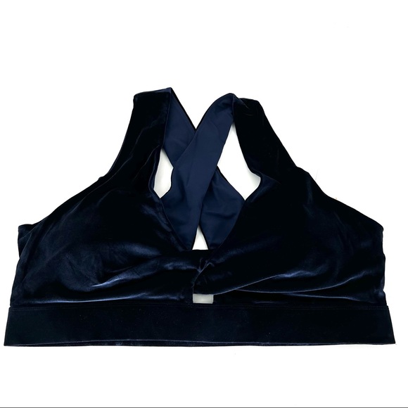 Fabletics Women's Oasis Twist- Front Velour Sports Bra -  4X - Picture 2 of 5